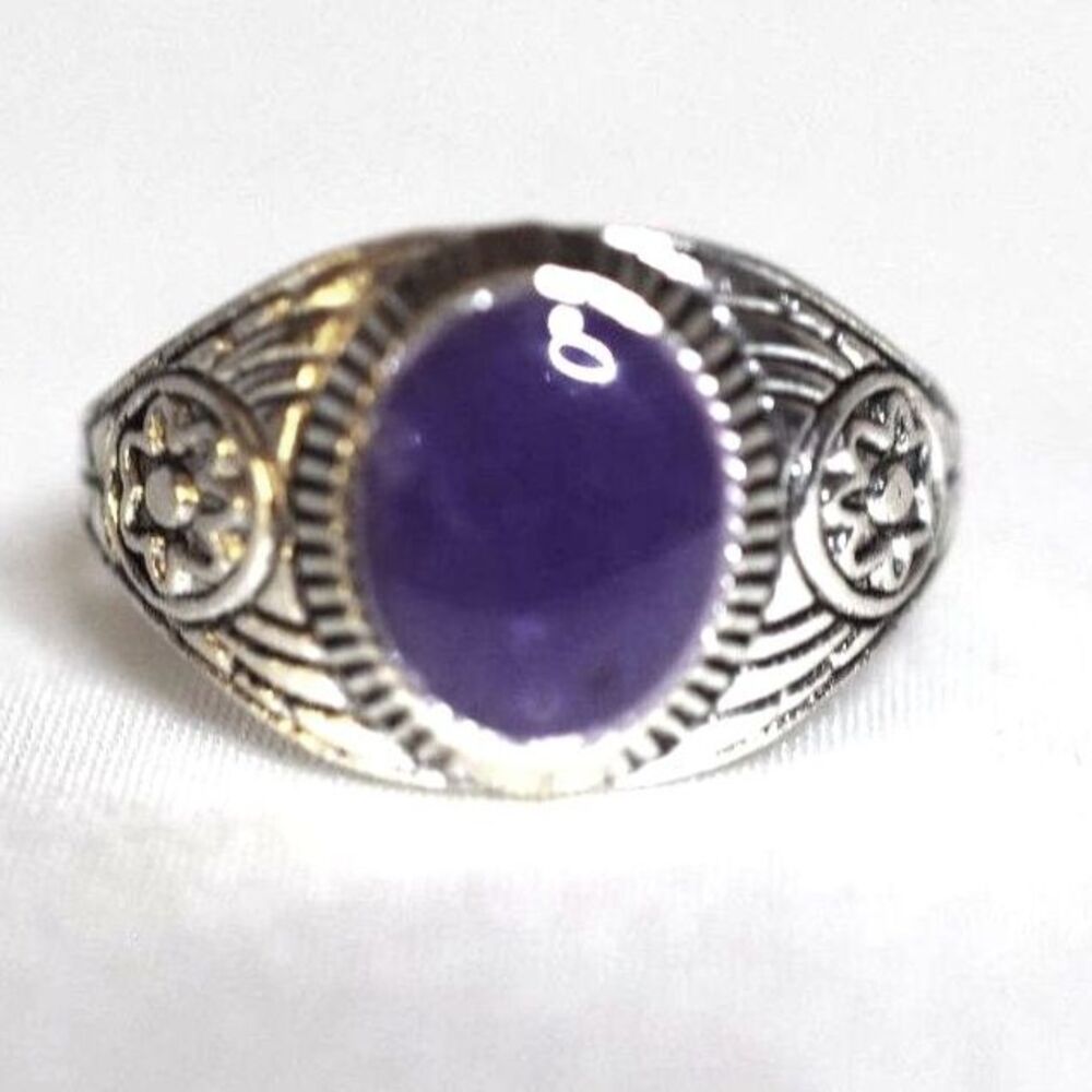 Enchanting Deep Purple Oval Flat Stone Floral Etched Silver Tone Size 12 Ring